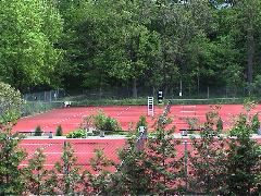 Blick auf die Tennisanlage am 8.5.2004